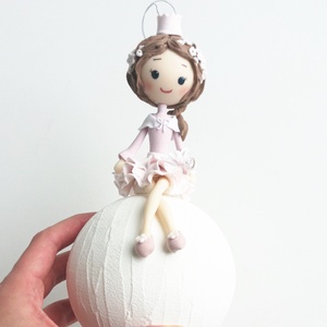 Hercegnő hógolyón - karácsony - karácsonyi lakásdekoráció - karácsonyfadíszek - Meska.hu