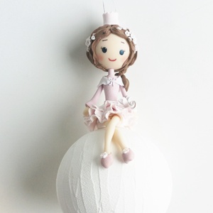 Hercegnő hógolyón - karácsony - karácsonyi lakásdekoráció - karácsonyfadíszek - Meska.hu