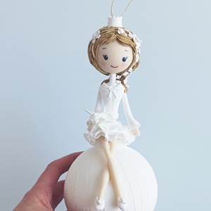 Jéghercegnő hógolyón - karácsony - karácsonyi lakásdekoráció - karácsonyfadíszek - Meska.hu