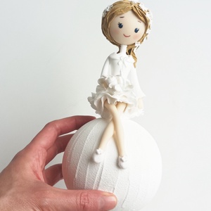 Jéghercegnő hógolyón - karácsony - karácsonyi lakásdekoráció - karácsonyfadíszek - Meska.hu