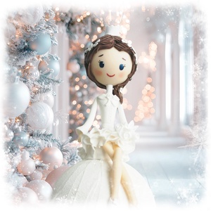 Jéghercegnő hógolyón - karácsony - karácsonyi lakásdekoráció - karácsonyfadíszek - Meska.hu