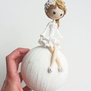 Hercegnő hógolyón - karácsony - karácsonyi lakásdekoráció - karácsonyfadíszek - Meska.hu