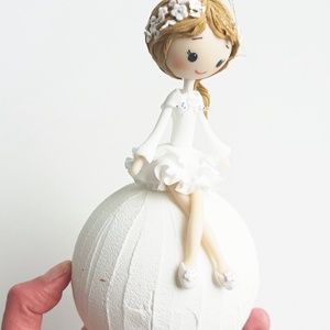 Hercegnő hógolyón - karácsony - karácsonyi lakásdekoráció - karácsonyfadíszek - Meska.hu