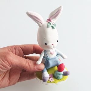 Nyuszi fiú tojással - ünnepi díszek, dekorációk - húsvéti díszek és dekorációk - húsvéti asztaldíszek - Meska.hu