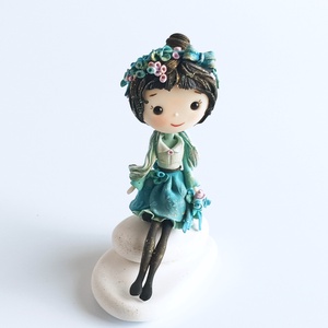 Kislány kavicson - otthon & életmód - dekoráció - dísztárgy - Meska.hu