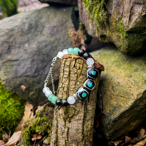 SKOGSÖGA - Replika viking üveggyöngy karkötő ásványokkal (történelmi ihletésű) - ékszer - karkötő - gyöngyös karkötő - Meska.hu