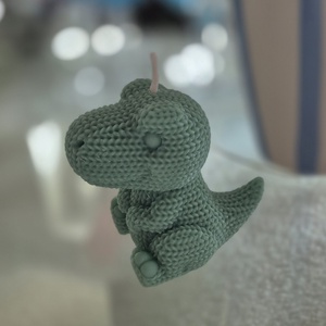 T-rex dínó szójagyertya � Kötöttmintás cuki dekoráció - otthon & életmód - gyertya, illat, aroma - gyertya - Meska.hu