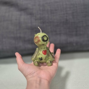 Kézműves voodoo baba gyertya � Boszorkányos lakásdekoráció és ajándék ötlet - otthon & életmód - gyertya, illat, aroma - gyertya - Meska.hu