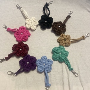 Loop Virág alakú charm - táska & tok - kulcstartó & táskadísz - táskadísz - Meska.hu