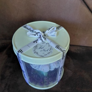 Illatgyertya díszdobozban , Otthon & Életmód, Dekoráció, Asztal és polc dekoráció, Díszdoboz, Gyertya-, mécseskészítés, MESKA