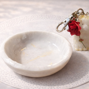 � Esküvői gyűrűtartó márvány tál � Menyasszony Cicaprütty figurával - Meska.hu