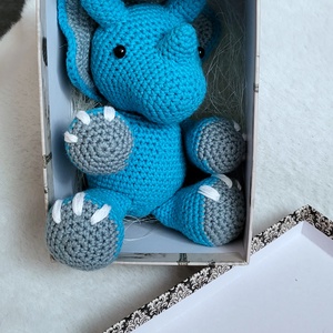 Horgolt dinó amigurumi - játék & sport - plüssállat & játékfigura - plüss dínók - Meska.hu