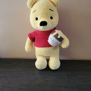 Horgolt Micimackó amigurumi, Játék & Sport, Plüssállat & Játékfigura, Maci, Horgolás, MESKA