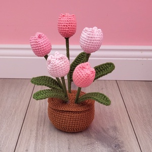 Horgolt tulipán kaspóban - Meska.hu