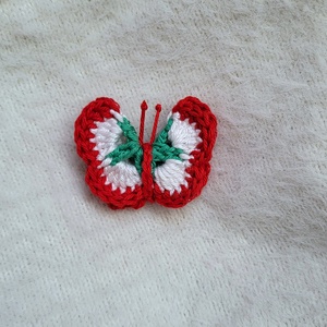 Horgolt kokárda pillangó - ékszer - kitűző és bross - Meska.hu