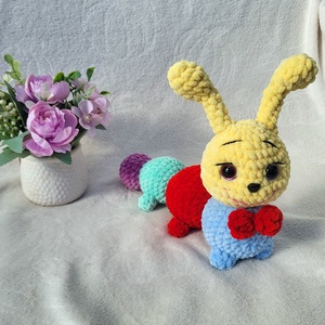 Horgolt százlábú hernyó amigurumi - játék & sport - plüssállat & játékfigura - más figura - Meska.hu
