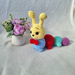 Horgolt százlábú hernyó amigurumi - játék & sport - plüssállat & játékfigura - más figura - Meska.hu