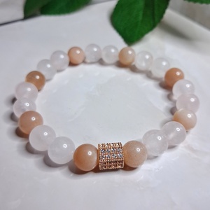Rózsakvarc és holdkő ásvány karkötő cirkóniás dísszel - Meska.hu