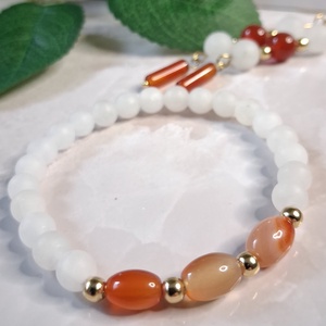 Ásvány ékszerszett karneollal és matt fehér jádéval � karkötő és fülbevaló, Ékszer, Ékszerszett, , MESKA