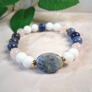 Szodalit és rózsakvarc ásvány karkötő hójádéval és hematit köztesekkel - ékszer - karkötő - ásványkarkötő - Meska.hu