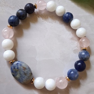 Szodalit és rózsakvarc ásvány karkötő hójádéval és hematit köztesekkel - ékszer - karkötő - ásványkarkötő - Meska.hu
