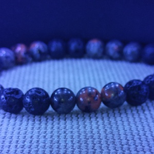 Yooperlit és lávakő különleges ásvány karkötő - unisex - ékszer - karkötő - ásványkarkötő - Meska.hu