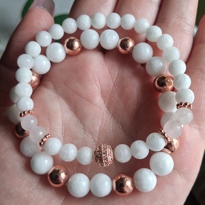 Hófehér jáde és rose gold hematit karkötő szett � elegancia és harmónia - ékszer - karkötő - ásványkarkötő - Meska.hu