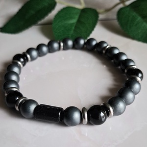 Matt hematit és ónix férfi ásvány karkötő � erő és stabilitás - ékszer - karkötő - ásványkarkötő - Meska.hu