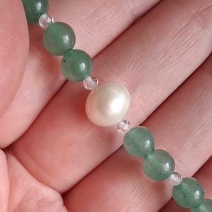 Minimal zöld aventurin ásvány és tenyésztett gyöngy karkötő - ékszer - karkötő - ásványkarkötő - Meska.hu