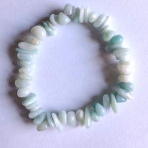 Amazonit splitter ásvány karkötő- természetes forma, kerekített szemek - ékszer - karkötő - ásványkarkötő - Meska.hu