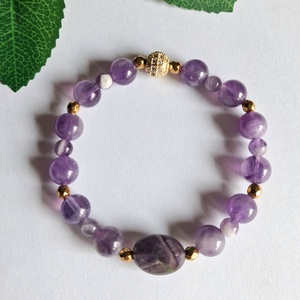 Két oldalas chevron ametiszt ásvány karkötő arany színű hematit köztesekkel - ékszer - karkötő - ásványkarkötő - Meska.hu