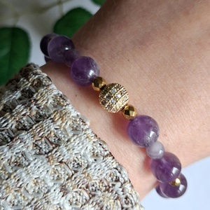 Két oldalas chevron ametiszt ásvány karkötő arany színű hematit köztesekkel - ékszer - karkötő - ásványkarkötő - Meska.hu