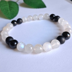 Szivárvány holdkő ásvány karkötő fekete turmalinnal és ónixszal - ékszer - karkötő - ásványkarkötő - Meska.hu
