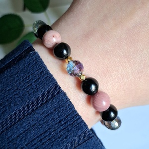 Rodonit tulit, ónix és aurakvarc ásvány karkötő hematittal - ékszer - karkötő - ásványkarkötő - Meska.hu