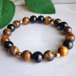 Tigrisszem és fekete turmalin ásvány karkötő hematittal- védelmező karkötő - Meska.hu