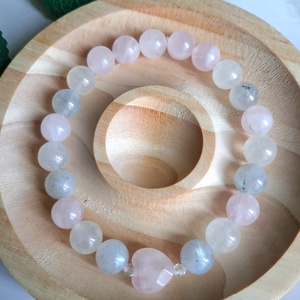 Labradorit, szivárvány holdkő és madagaszkári rózsakvarc ásvány karkötő- fazettált rózsakvarc szívvel - ékszer - karkötő - ásványkarkötő - Meska.hu