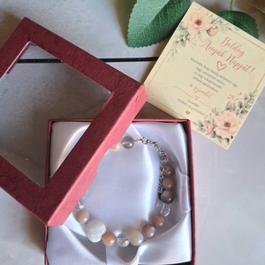 Anyák napi ajándék: ásvány karkötő díszdobozban, kísérőkártyával- holdkő és hegyikristály - ékszer - karkötő - ásványkarkötő - Meska.hu
