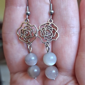 Holdkő ásvány fülbevaló virággal - ékszer - fülbevaló - lógó fülbevaló - Meska.hu