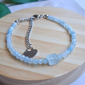 Akvamarin ásvány karkötő sodronyon � fazettált és nyers akvamarinnal, Ékszer, Karkötő, Ásványkarkötő, , MESKA