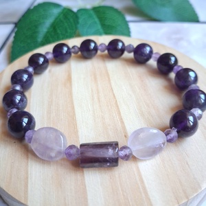 Ametiszt ásvány karkötő � gömb, fazettált és hengeres ametiszt gyöngyökkel, Ékszer, Karkötő, Ásványkarkötő, , MESKA