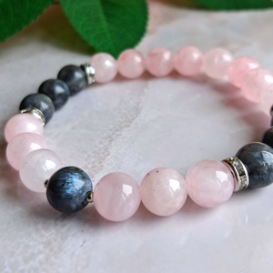 Larvikit és rózsakvarc ásvány karkötő nemesacéllal - ékszer - karkötő - ásványkarkötő - Meska.hu