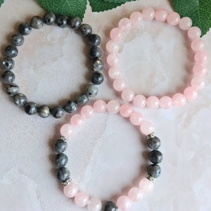Larvikit és rózsakvarc ásvány karköt szett- 3 db - ékszer - karkötő - ásványkarkötő - Meska.hu