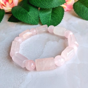 Rózsakvarc hasábos ásvány karkötő vékony csuklóra - ékszer - karkötő - ásványkarkötő - Meska.hu