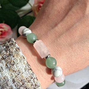 Rózsakvarc, aventurin és howlit ásvány karkötő, rózsakvarc hasábbal - ékszer - karkötő - ásványkarkötő - Meska.hu