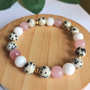 Madagaszkári rózsakvarc, dalmata jáspis és jáde ásvány karkötő - Meska.hu