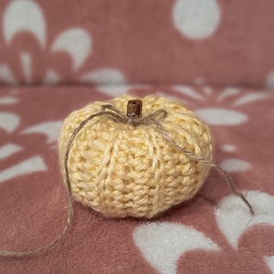 Mini horgolt tök, fahéj rúddal, Kellékek & szerszámok, Dekorációs kellékek, Őszi dekor, Őszi dekortök, Horgolás, Varrás, MESKA