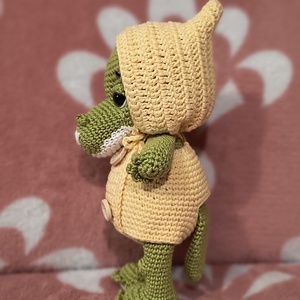 Amigurumi Krokodil baba ruhában - játék & sport - plüssállat & játékfigura - más figura - Meska.hu