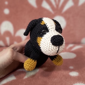 Amigurumi Berni Pásztor kutya, Játék & Sport, Plüssállat & Játékfigura, Kutya, Horgolás, Varrás, MESKA