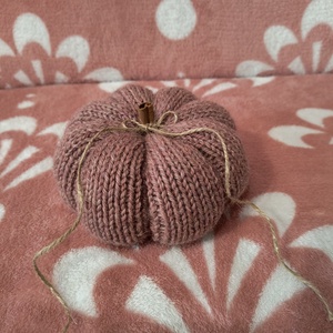 Kötött tök, fahéj rúddal, Kellékek & szerszámok, Dekorációs kellékek, Őszi dekor, Őszi dekortök, Varrás, Kötés, MESKA