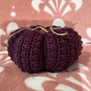 Horgolt tök, fahéj rúddal - kellékek & szerszámok - dekorációs kellékek - őszi dekor - őszi dekortök - Meska.hu